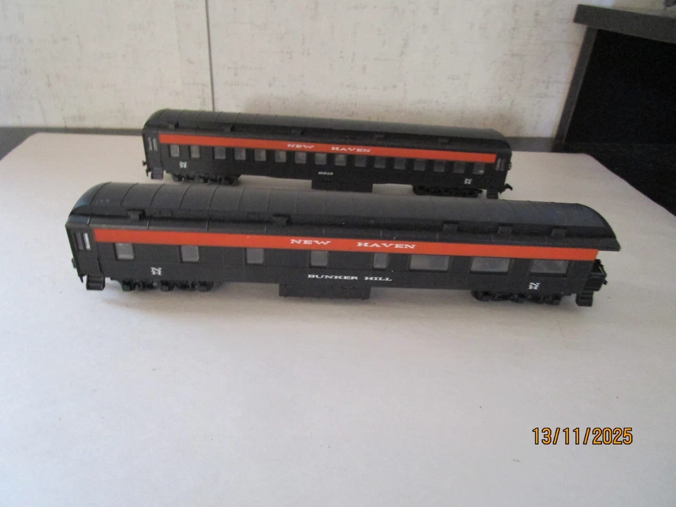 Juego de 5 vagones de pasajeros New Haven negro y naranja Athearn, HO Foto 4 de 4