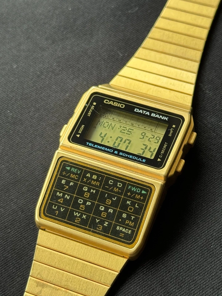 Orologio CASIO Vintage Calcolatrice Banca Dati DBC-610G Cassa Oro Cinturino Acciaio - Immagine 3 di 4