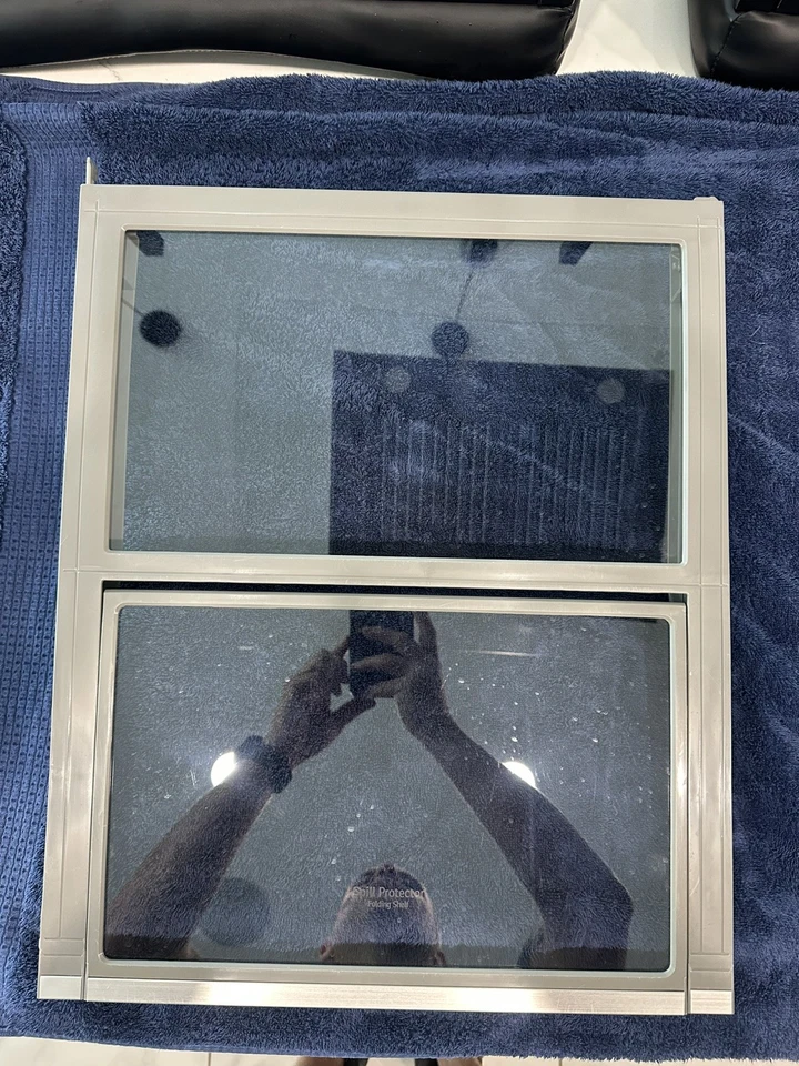 AHT73234053-LG Refrigerador Espacio Rápido Inferior Derecho Estante de Vidrio Foto 2 de 2