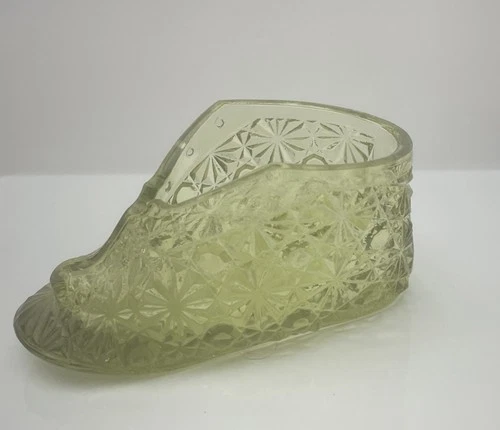 Vintage FENTON Olde Virginia Art Glass Baby Shoe or Bootie Daisy & Button