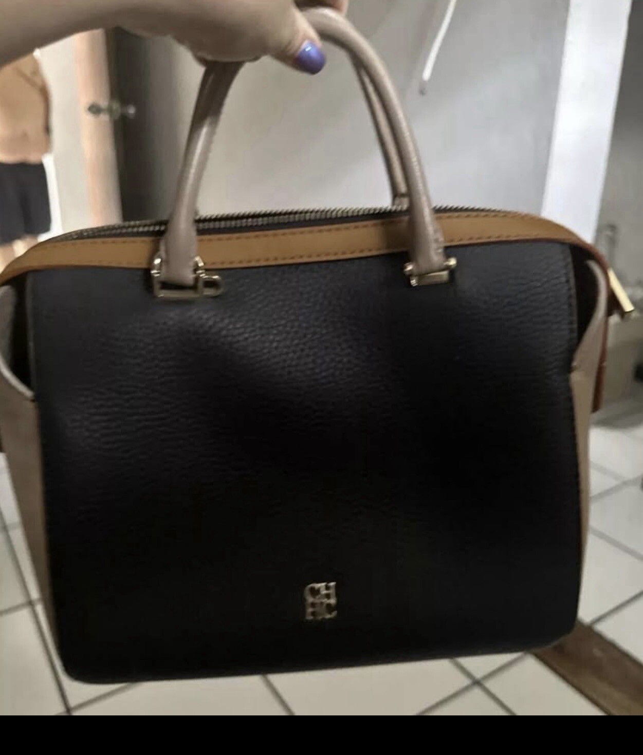 Carolina Herrera  Authentic — image 5
