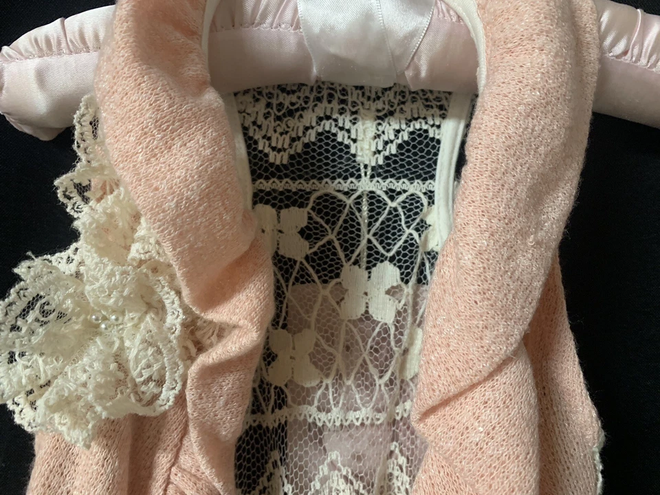 Chaleco Top Baby Sara by Sara Rosa Crochette Perla Volantes Nuevo con Etiquetas 4T Minorista $44 Foto 2 de 4