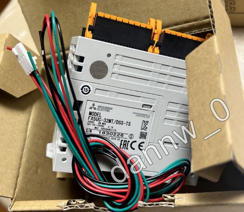 1PC New MITSUBISHI FX5UC-32MT/DSS-TS programmable controller #F - Picture 3 of 3
