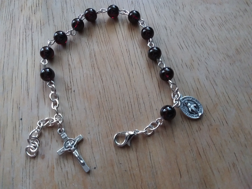 Granat Edelstein Rosenkranz Armband 6mm Wundermedaille Benedikt Kruzifix Italien