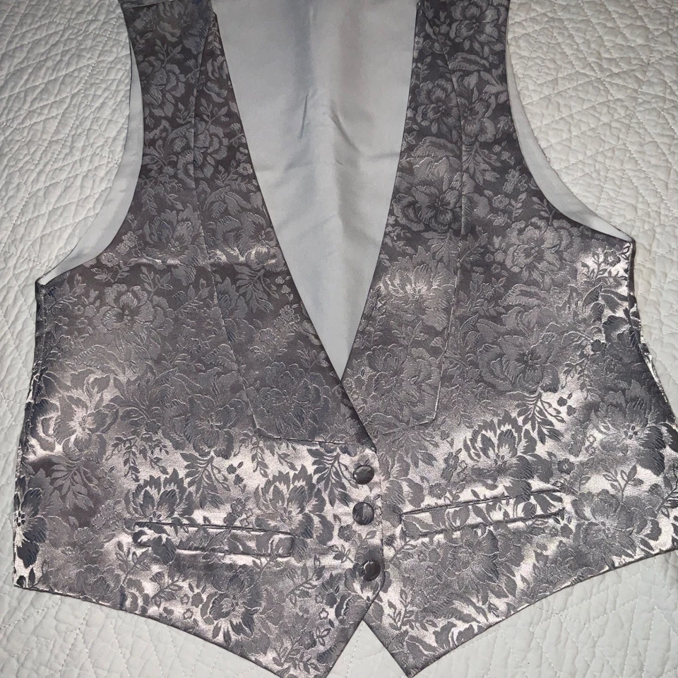 COLETE masculino brocado cinza tamanho P fantasia pequena regência eduardiana vitoriana - Imagem 2 de 4