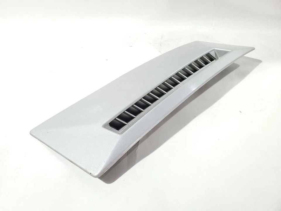 Conquest Chrysler 1987 fabricante de equipos originales plateado trasero izquierdo ventilación superior cuarto de moldura Foto 2 de 4