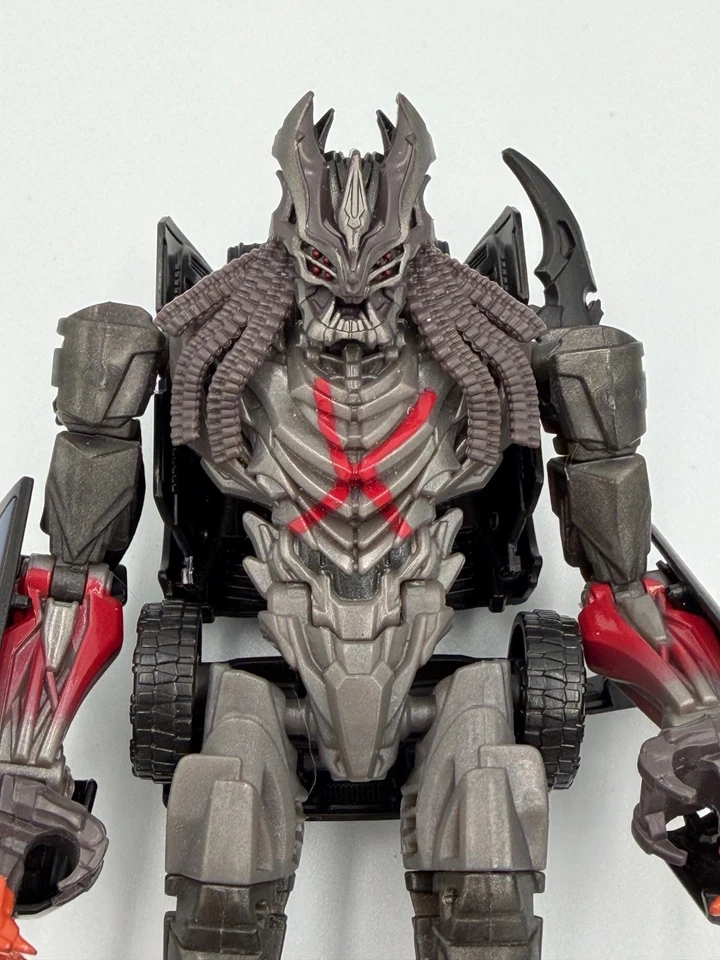 TRANSFORMERS LAST KNIGHT PREMIER EDITION DECEPTICON BERSERKER 2016 - Image 3 of 3