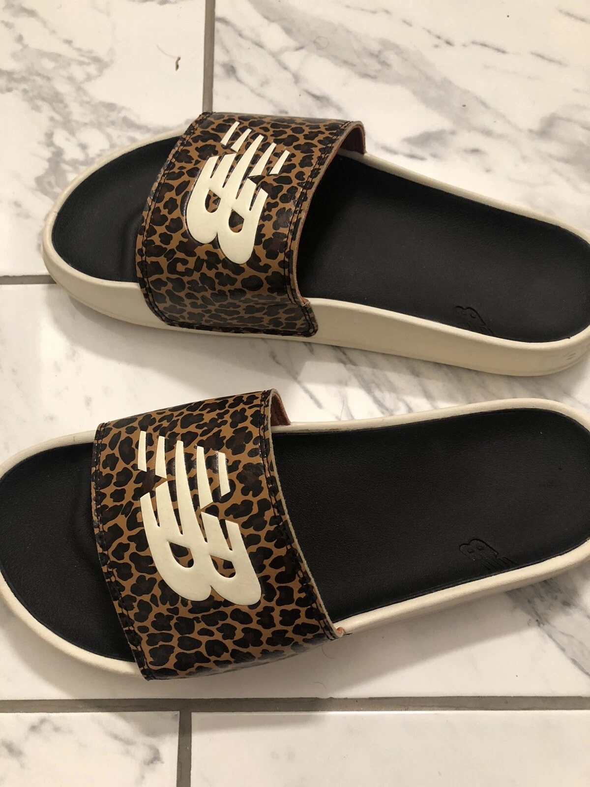 Sandalo New Balance 200 V1 stampa con animali beige marrone donna taglia 10