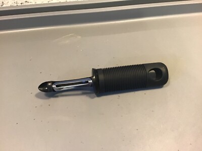 Unbranded Sure Grip Potato /VeggiePEELER Black Handle Stainless Floating Blade