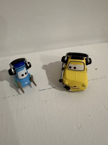 Disney Pixar Cars 2 Luigi and Guido Race Team With Headsets 2 Pack 1:55 Diecast