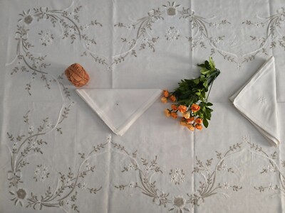 Reichhaltige handbestickte Tischdecke aus Leinenmischung 12-Sitzer