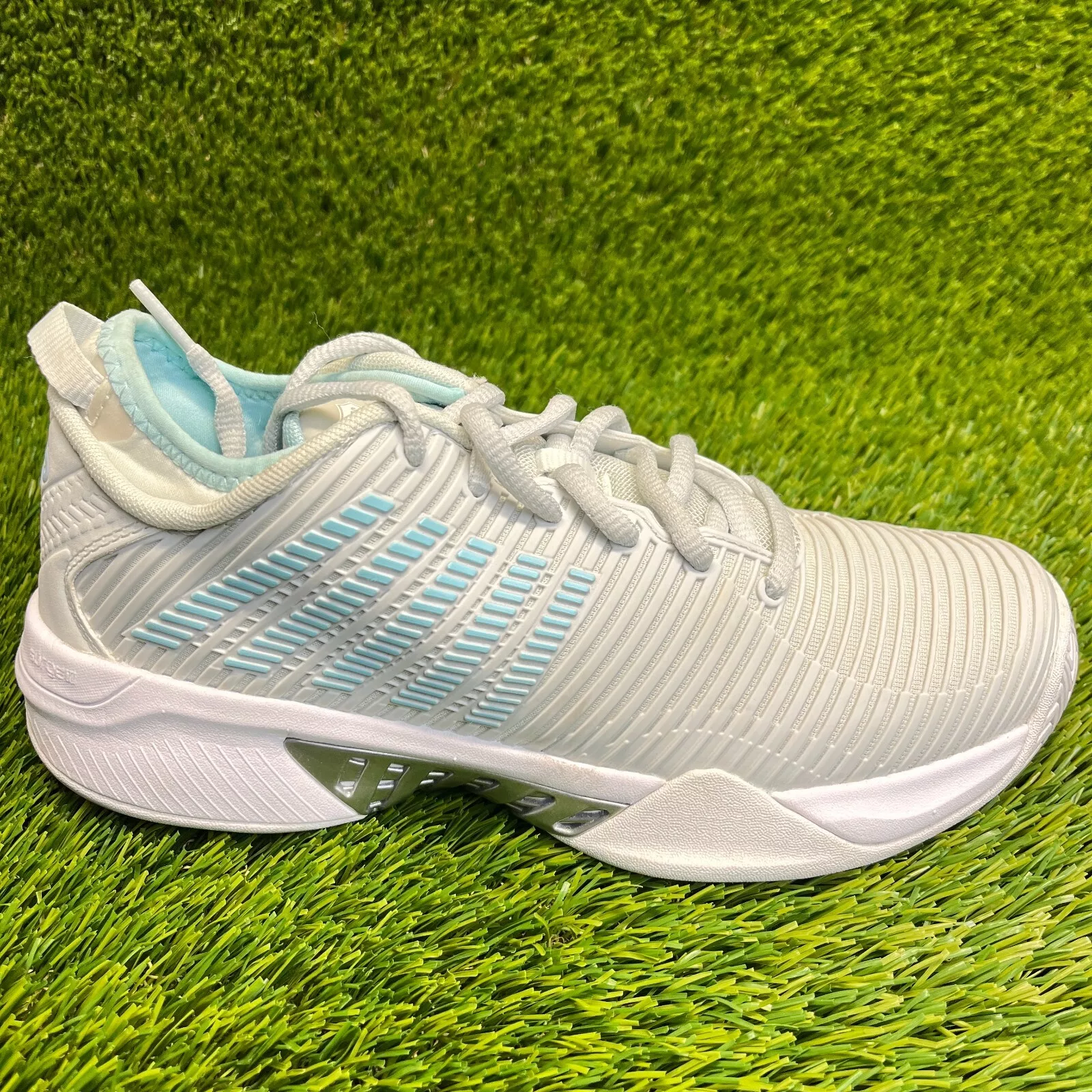 Baskets de tennis de course grises K Swiss Hypercourt Supreme pour femme pointure 8