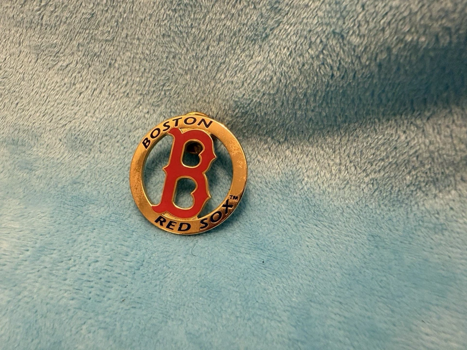 Rare Vintage Boston Red Sox MLB Team ENAMELED 'B' BASEBALL LAPEL PIN Gold Circle - Image 3 of 4