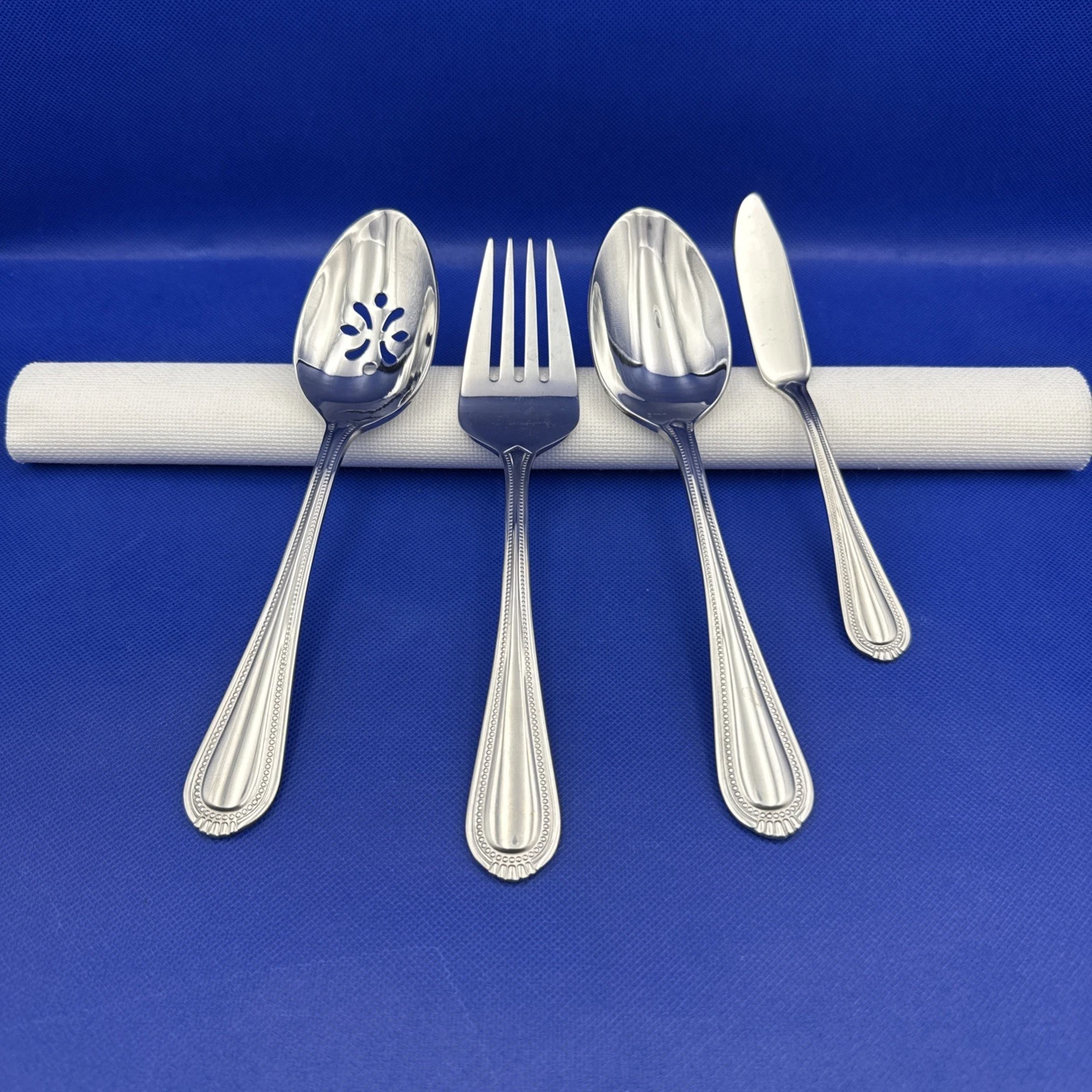Oneida COUNTESS Stainless Serving Set Glossy Beaded Silverware Flatware Set 4