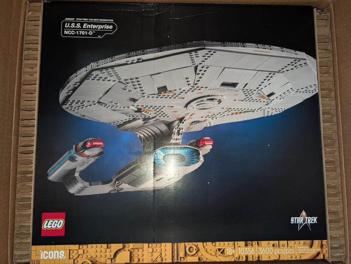 Lego 10356 Star Trek: USS Enterprise NCC 1701 D Starship Box Dmg