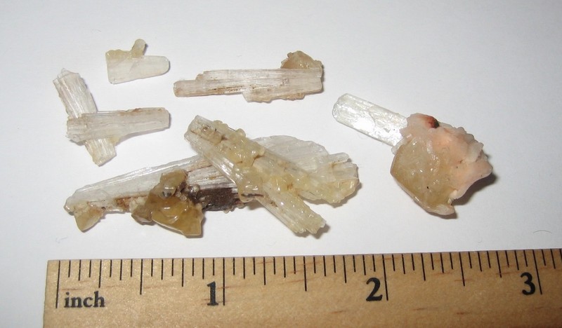 5 SMALL RARE NATURAL 0.4"-1.8" SCOLECITE & GOLDEN CALCITE CRYSTAL CLUSTERS 10.4g