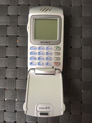 Téléphone Mobile Rétro Vintage Old Sony CMD Z7