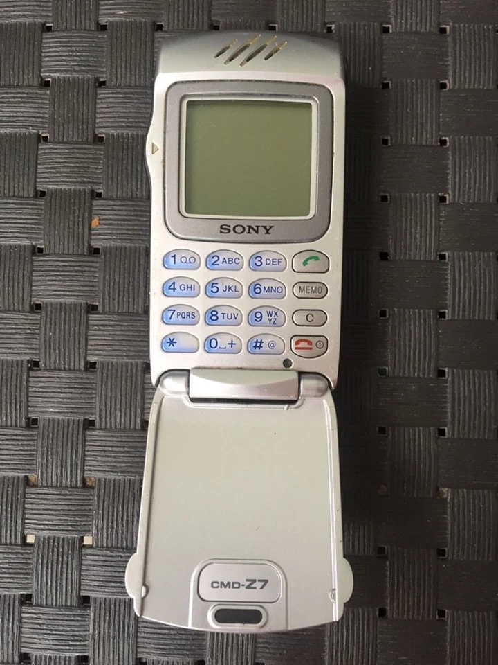 Téléphone Mobile Rétro Vintage Old Sony CMD Z7 - Photo 2/3