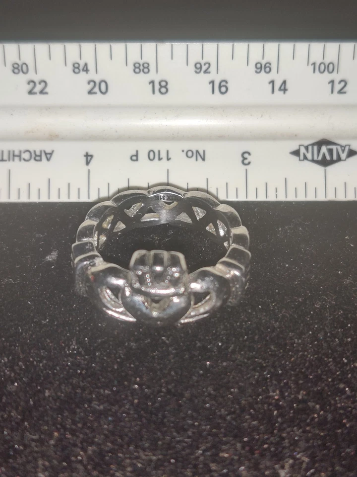 Anillo de acero inoxidable Claddagh nudo celta y anillo tono plata 2 piedras corazón rojo Foto 4 de 4