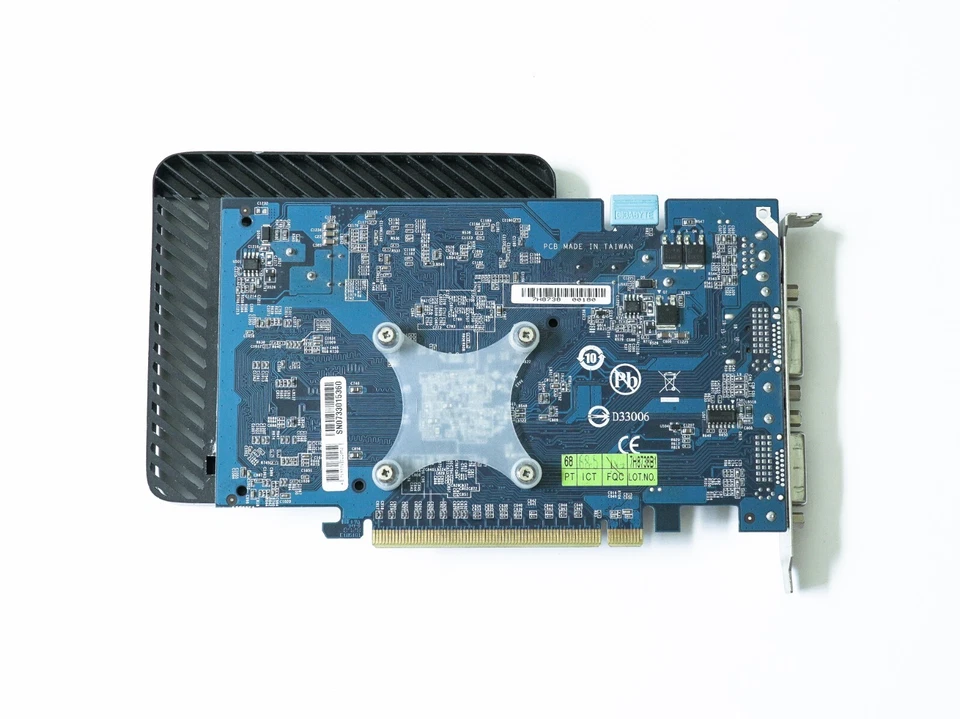 GIGABYTE NVIDIA GeForce 8600 GT 256MB DDR3 Great condition! - Image 3 of 4