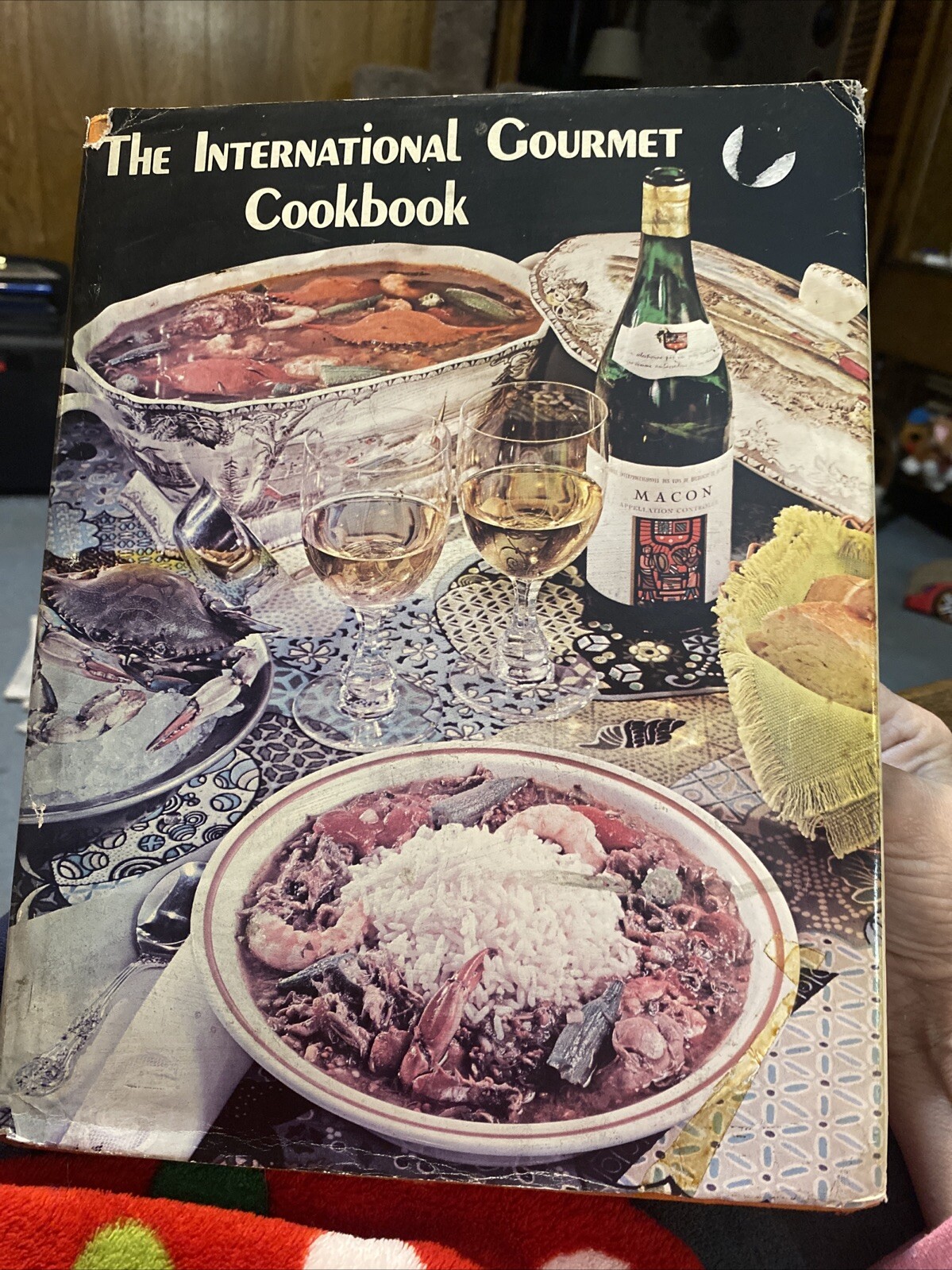 The International Gourmet Cookbook by Jules J Bond 1979 Hardcover Edition