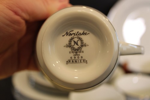 NORITAKE RANIER 4 - 5 PIECE SETTING 20 PIECES - Picture 3 of 5