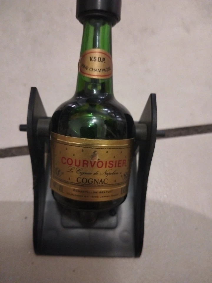 collection mignonette COGNAC COURVOISIER-mini bouteille FRANCE - Photo 1/1