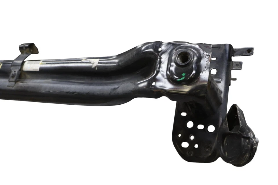 Усилительная ударная балка переднего бампера 11–17 Volkswagen Touareg VW черная оригинальная - Изображение 4 из 4