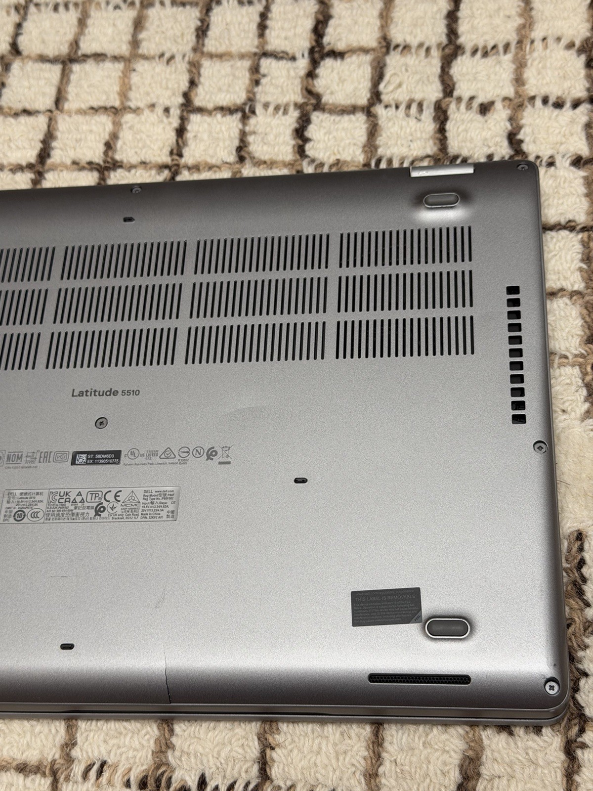 dell latitude 5510, 15.6-Inch Laptop, with Core i7-10610U CPU @ 1.80GHz, 512 GB nvme