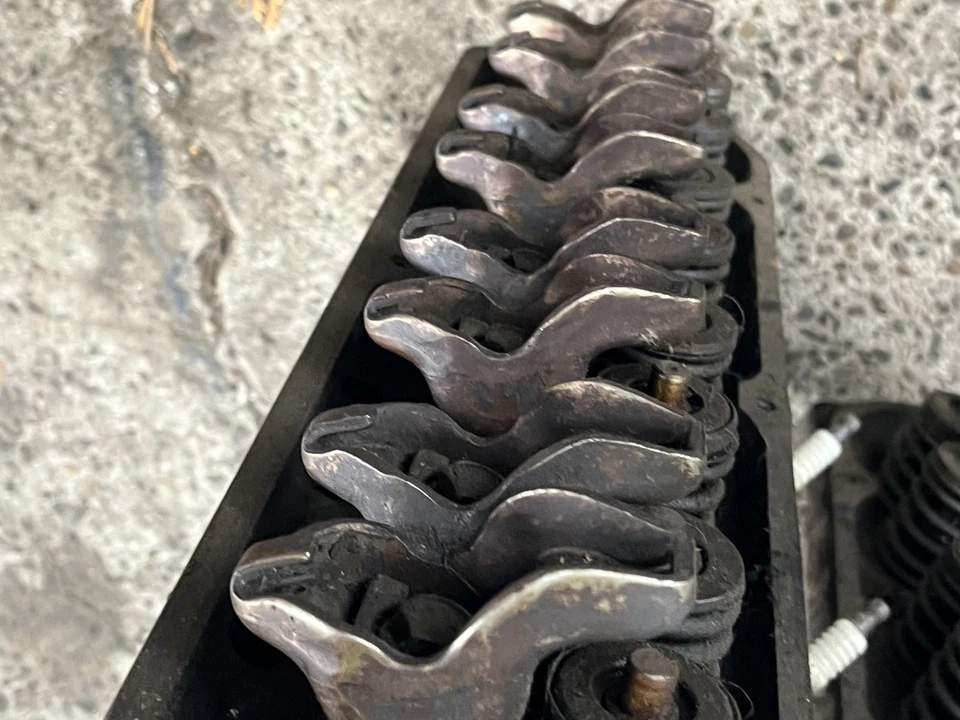 Ford 302 5.0 351w Factory Pedestal Rocker Arms & Hardware oem hydraulic Mustang - Image 3 of 3