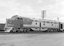 Santa Fe EMD E8 Passenger Locomotive No. 83, Left Side 1958 5 x 7 Photo