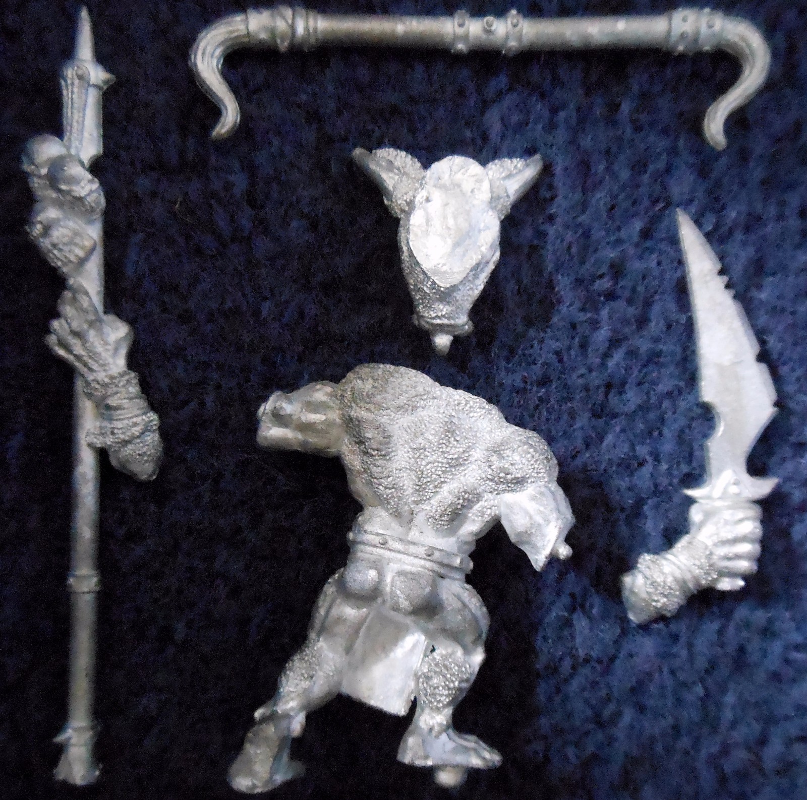 1999 Chaos Beastman Minotaur Standard Bearer Citadel Warhammer Beasts
