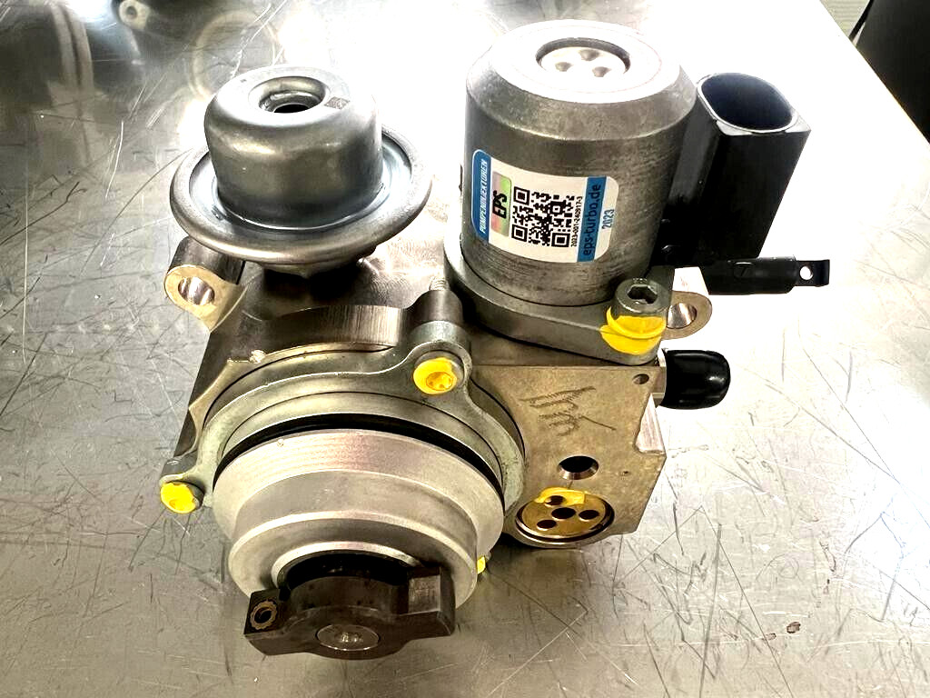 Bomba de combustible de alta presión BMW MINI N18B16A THP PSA 13517592429