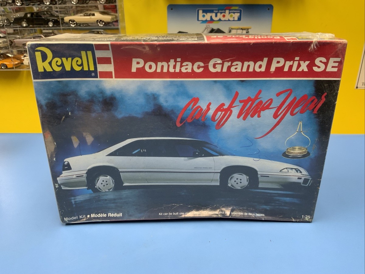 Revell 1/24 #30 グランプリ Vintage Revell Pontiac Grand Prix SE Model Kit #7171 Released | eBay