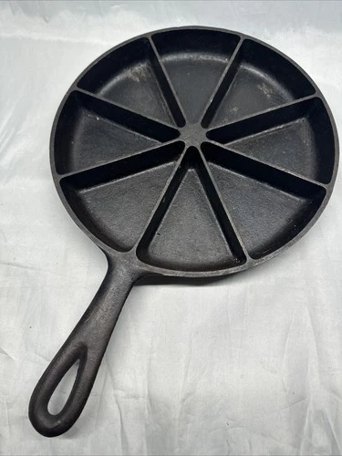 Vintage BSR 8-Wedge Cast Iron CORN BREAD SKILLET PAT PENDING Cornbread Skillet