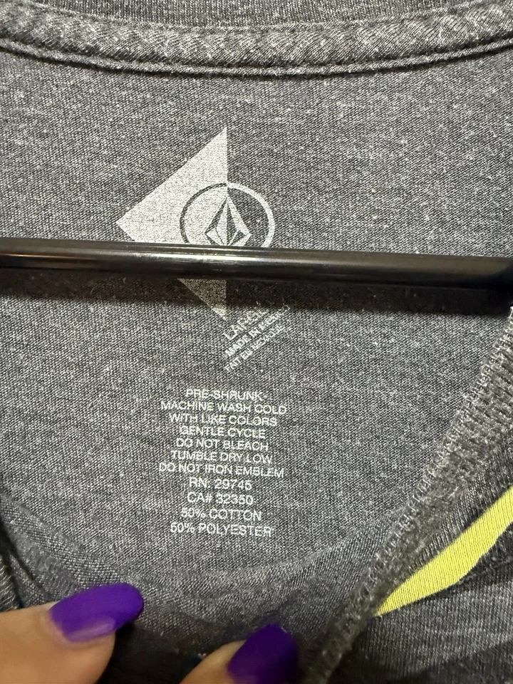 Vintage Volcom Gray Colorful Graphic Print Skater T-Shirt Men’s Sz L Pink yellow - Image 3 of 4