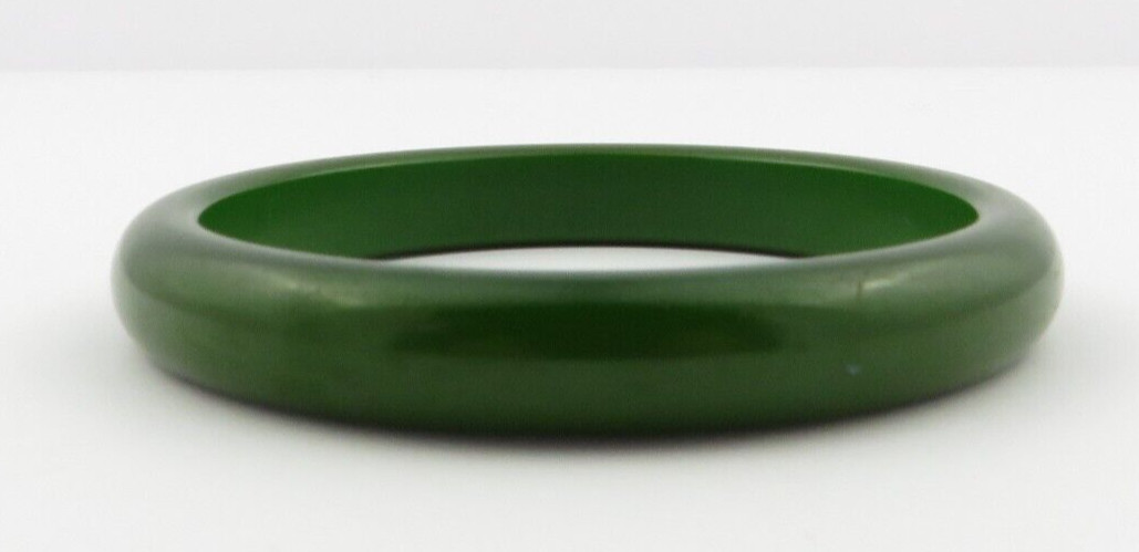 Vtg. Dark Green Solid Bakelite Bangle Bracelet Re… - image 3