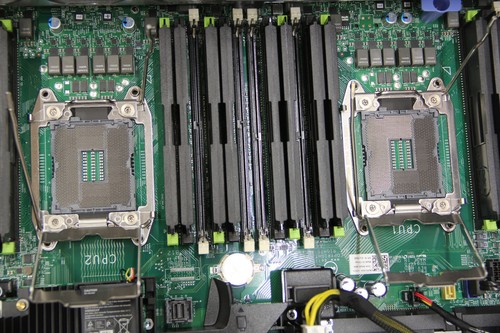 Servidor Dell / Estación de trabajo Precision Rack 7910 / E5 V3 V4 / DDR4 / 8 x SFF / 10Gb - Imagen 10 de 12