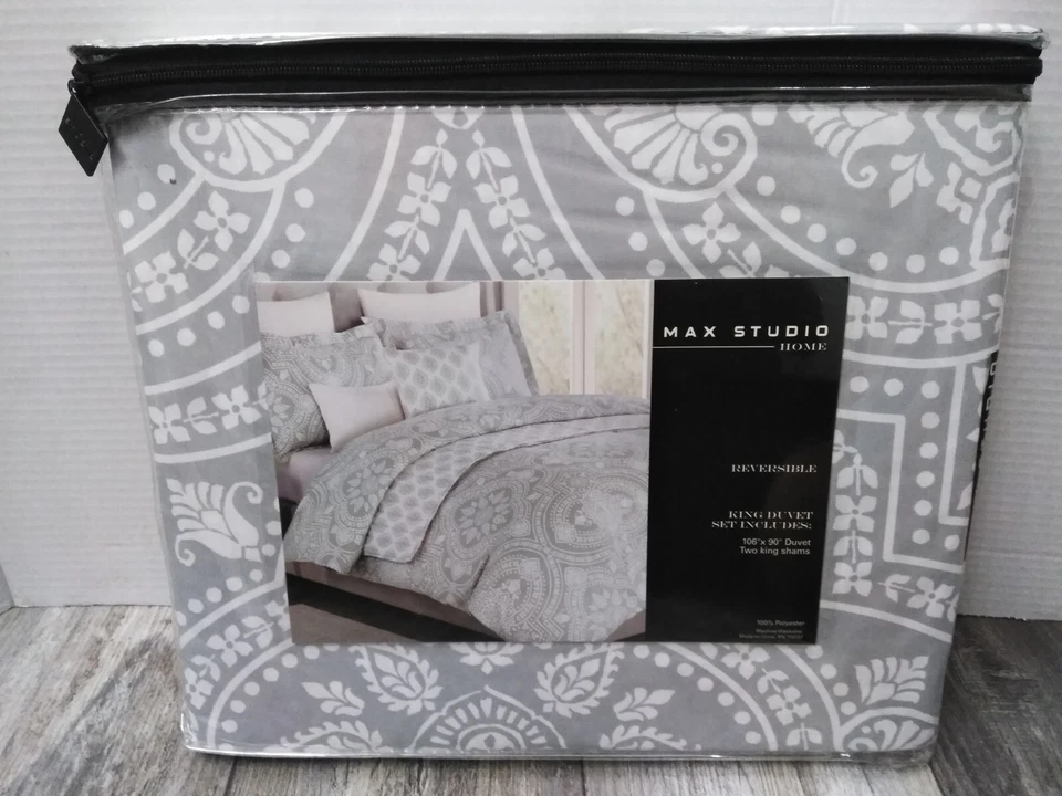 Juego de edredón Max Studio Home King size 3 piezas REVERSIBLE, GRIS Y BLANCO (NUEVO) Foto 3 de 4