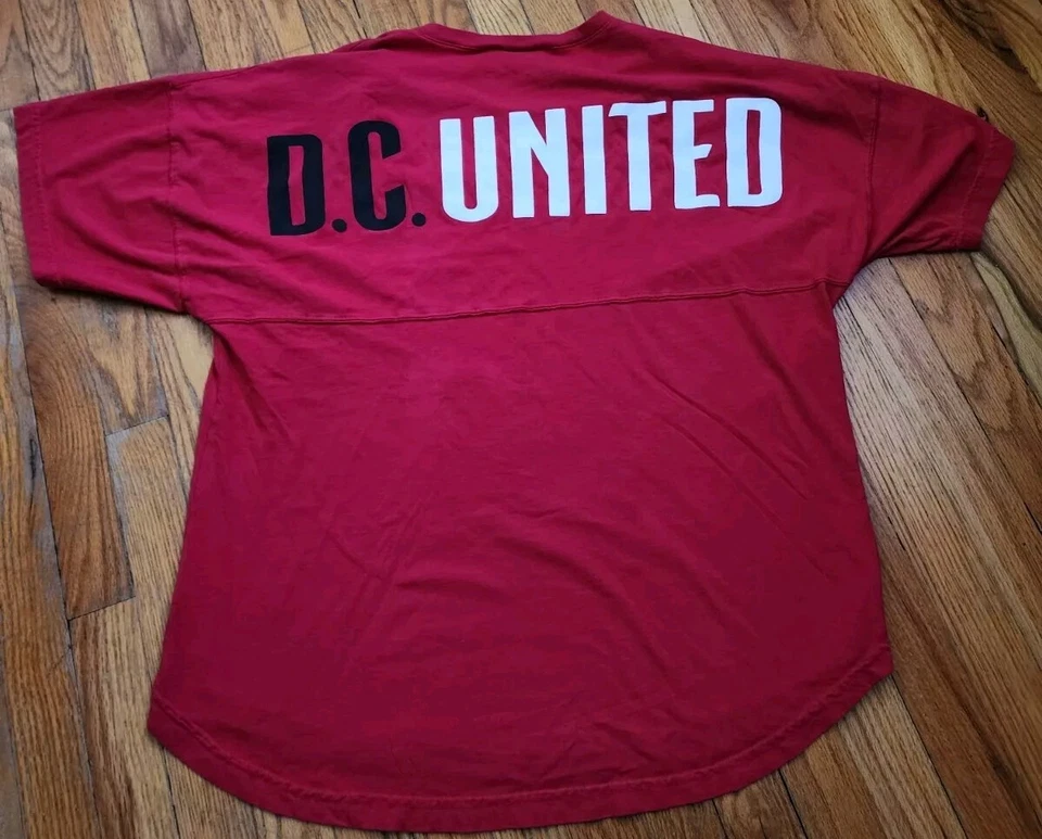 FANATICS D.C. UNITED РУБАШКА ЖЕНЩИН БОЛЬШОЙ КРАСНЫЙ ДУХ ДЖЕРСИ V-ОБРАЗНЫМ ВЫРЕЗОМ MLS ФУТБОЛ - Изображение 2 из 4