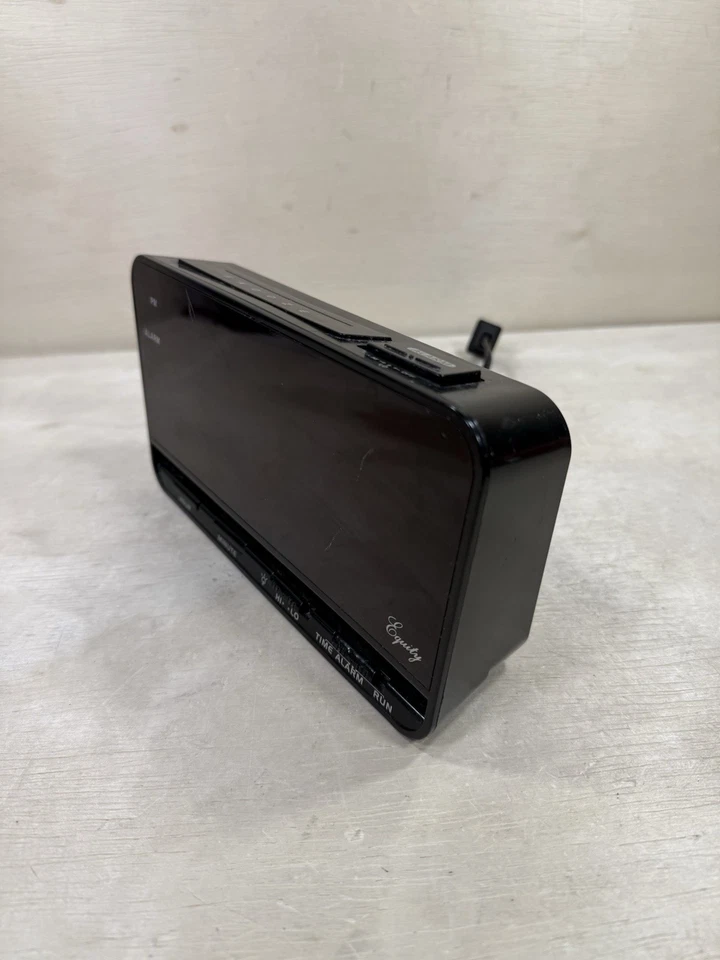 Vintage Equity by LaCrosse #30402 Jumbo LED Alarm Clock Snooze Button Red Font - Image 3 of 4