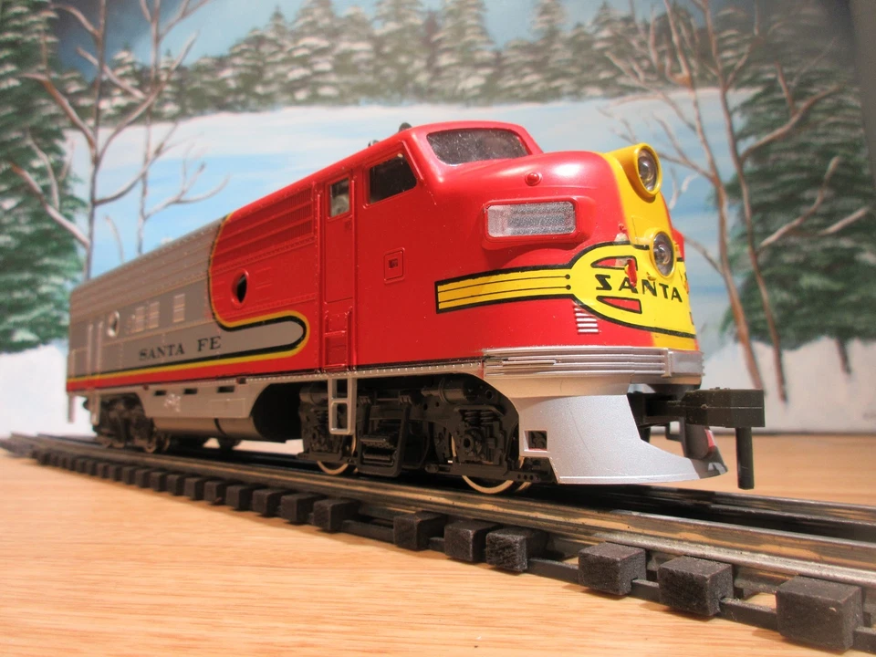 Atlas 6101 O Scale Santa Fe  F-9   Diesel Locomotive  O.B. TESTED RUNS WELL. - Image 2 of 4