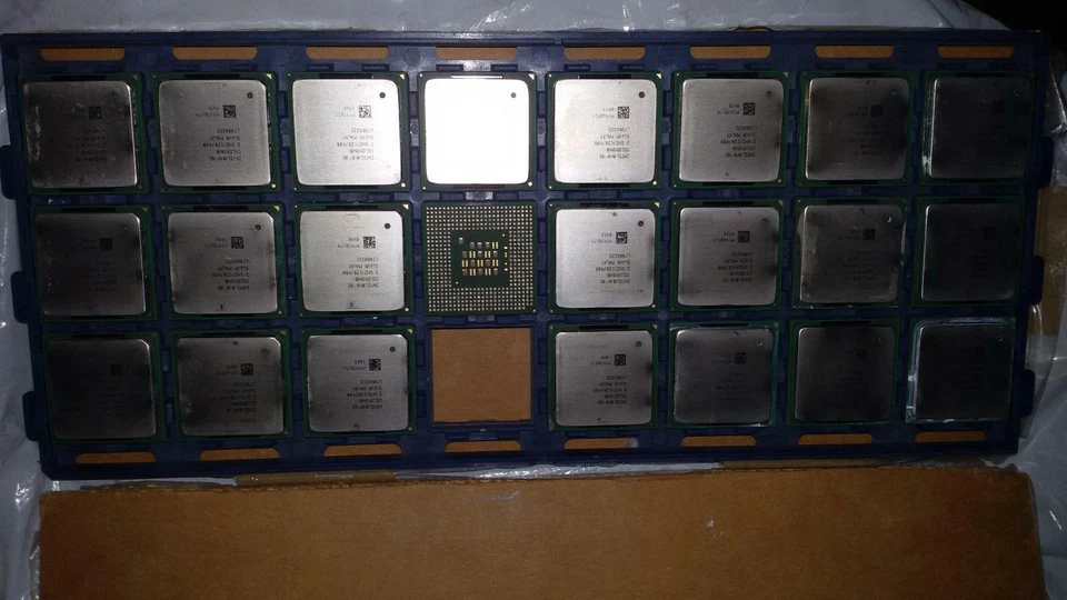 Cpu Intel Celeron 2 GHZ 128/400 SL6VR come Nuove,lotto disponibili nr.21 pezzi! - Immagine 4 di 4