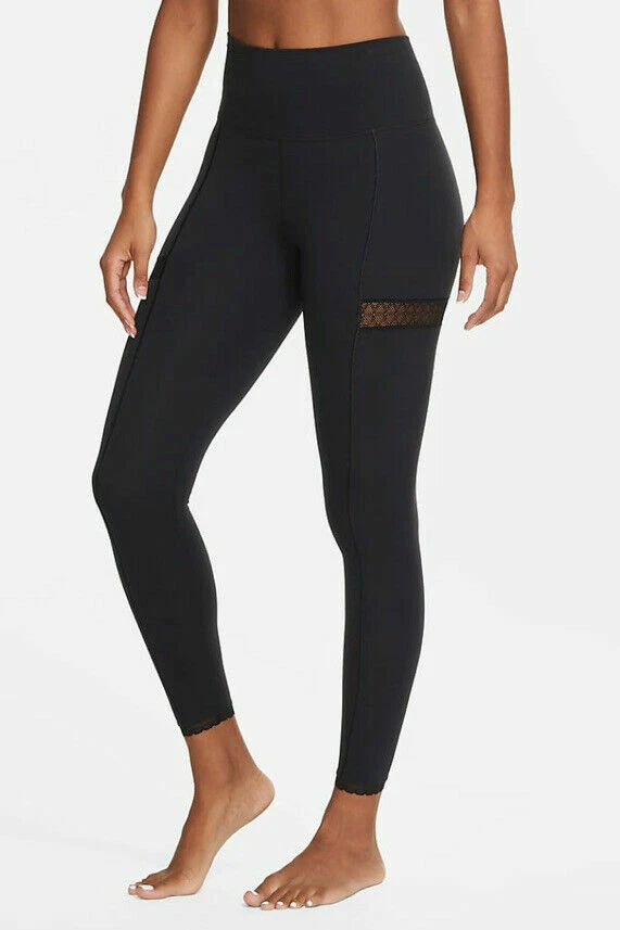 Women's Core 7/8 Tight Leggings in Black Graphic