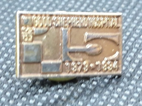 Vintage Good Shepherd Hospital 1979-1994 IL Lapel Pin ~ Ships FREE - Picture 2 of 3