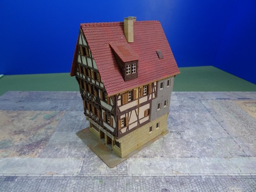 Gebäude H0 Stadthaus gebauter Bausatz 1:187 GE1216