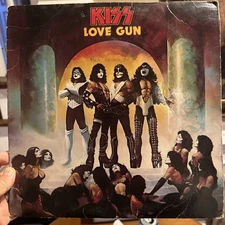 KISS Love Gun 1977 Vinyl LP  Inner Sleeve VG/G+