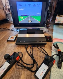 Clean Atari 7800 Console w/2 Proline Controllers, 3 games, RF Cord, & New Plug.