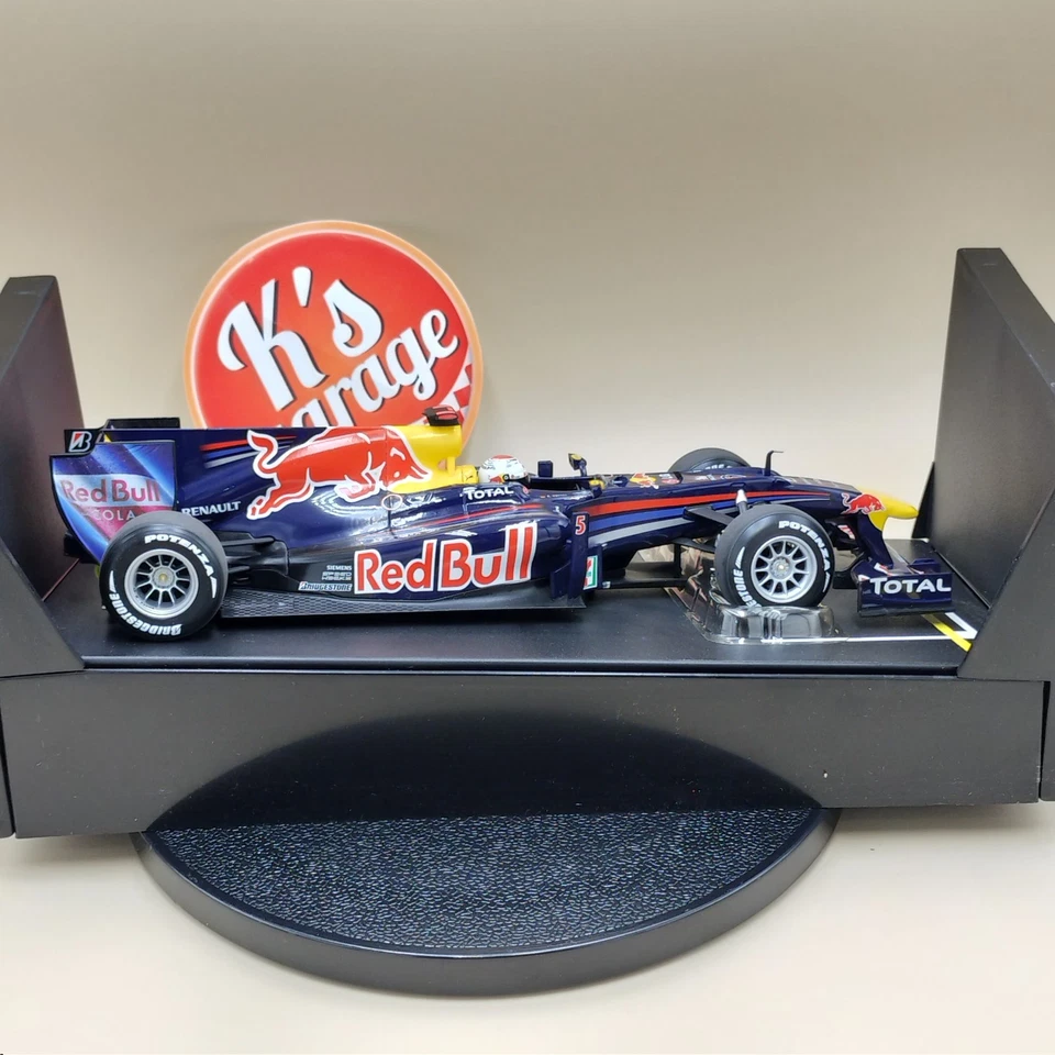 MINICHAMPS 1/18 Red Bull Racing Renault RB6 Sebastian Vettel 2010 110100005 - Image 4 of 4