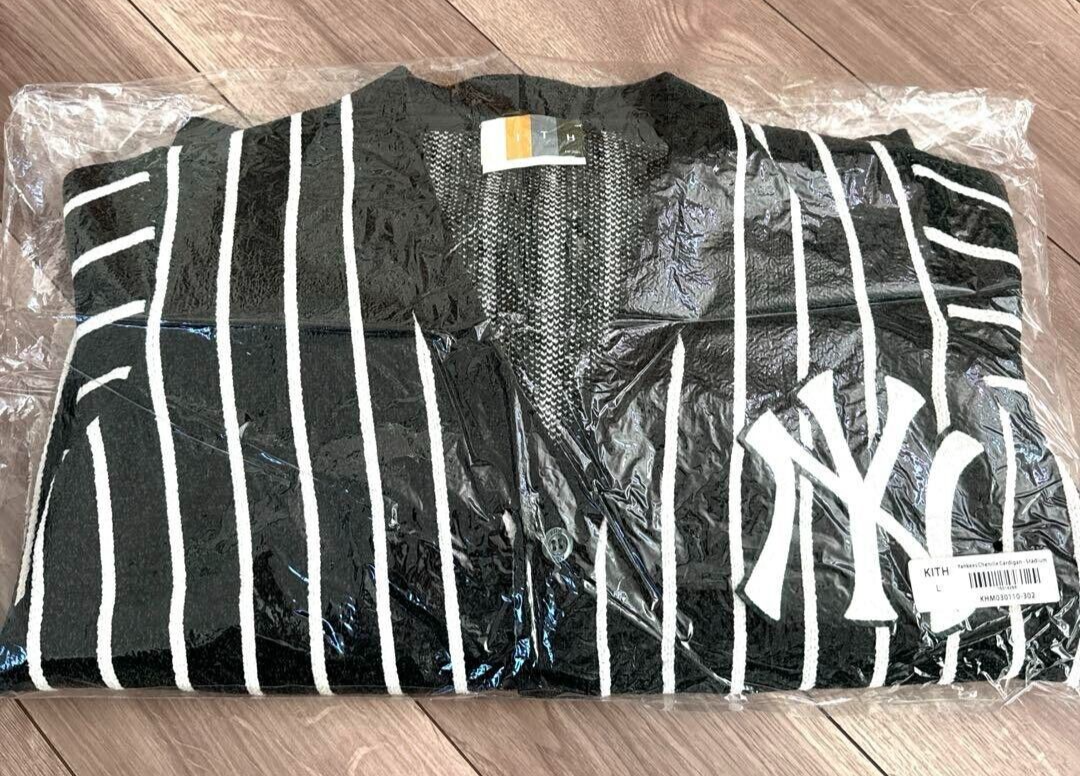 NEW KITH x MLB New York Yankees Chenille Cardigan Stadium NEW KITH x MLB New York Yankees Chenille Cardigan Stadium